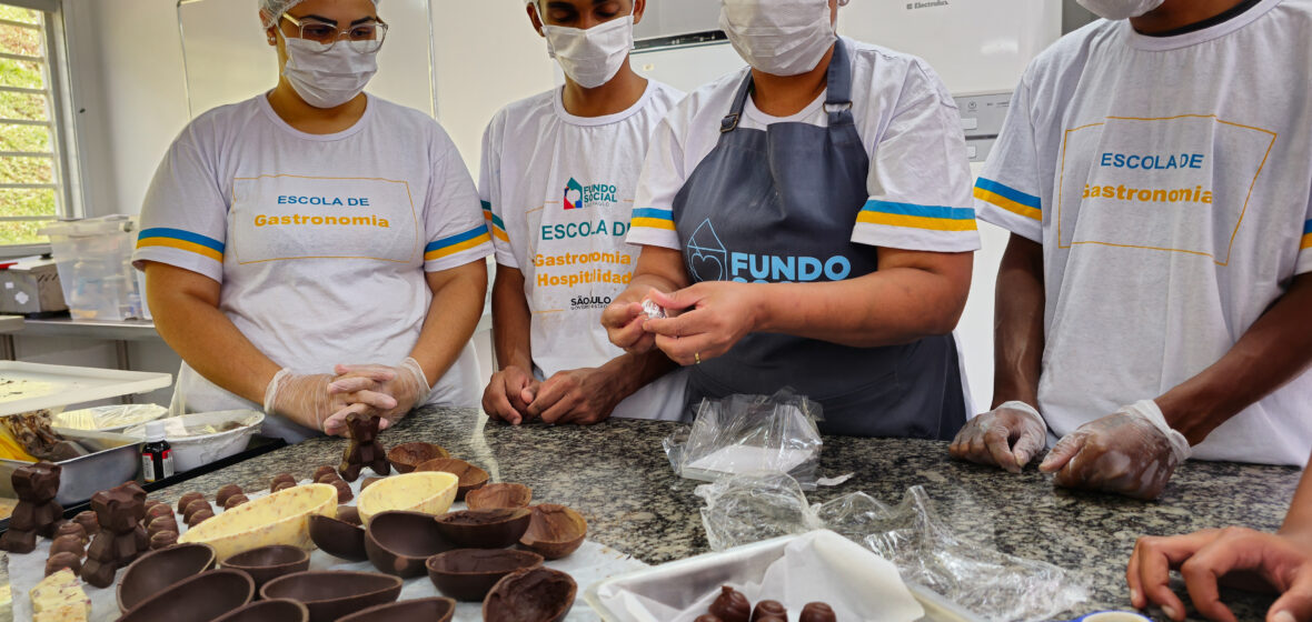Chocolateiro: Preparo de Bombons e Trufas