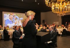 Fundo Social promove café da manhã com Consulados para Campanha do Agasalho