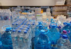 SP distribui mais de  215 mil garrafas de água para amenizar efeitos das queimadas em municípios