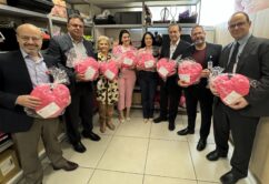 Fundo Social de São Paulo entrega 300 almofadas de apoio a pacientes oncológicas no Hospital da Mulher