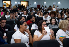 Mais de mil alunos do programa Escolas de Qualificação Profissional recebem certificado de formatura