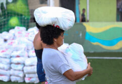 Fundo Social de São Paulo e Coca-Cola distribuem 1,4 mil cestas básicas em Paraisópolis